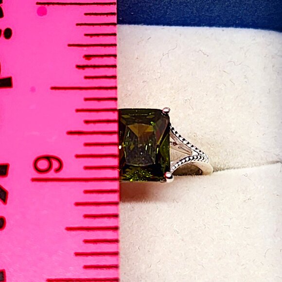 Green Cubic Zirconia solitaire ring in 925 Sterling Silver size 7 5.25 cts - Picture 3 of 6